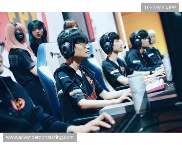 FPX战队在王者荣耀中的崛起与实力分析探讨